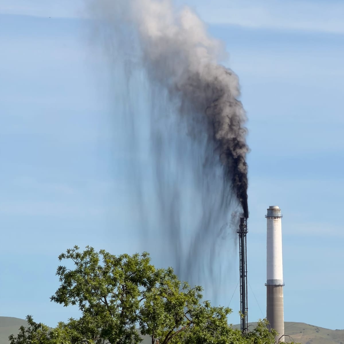 Black Smoke, Months of Flaring, Few Answers as Valero shuts down Benicia refinery